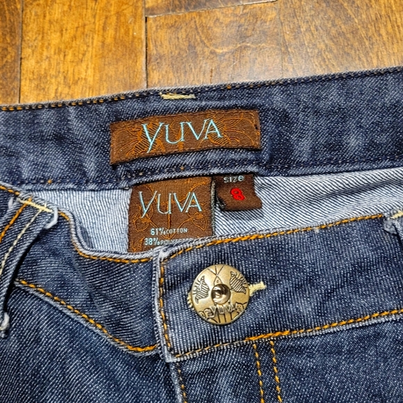 Sz 8 denim cuffed capris - Picture 2 of 3